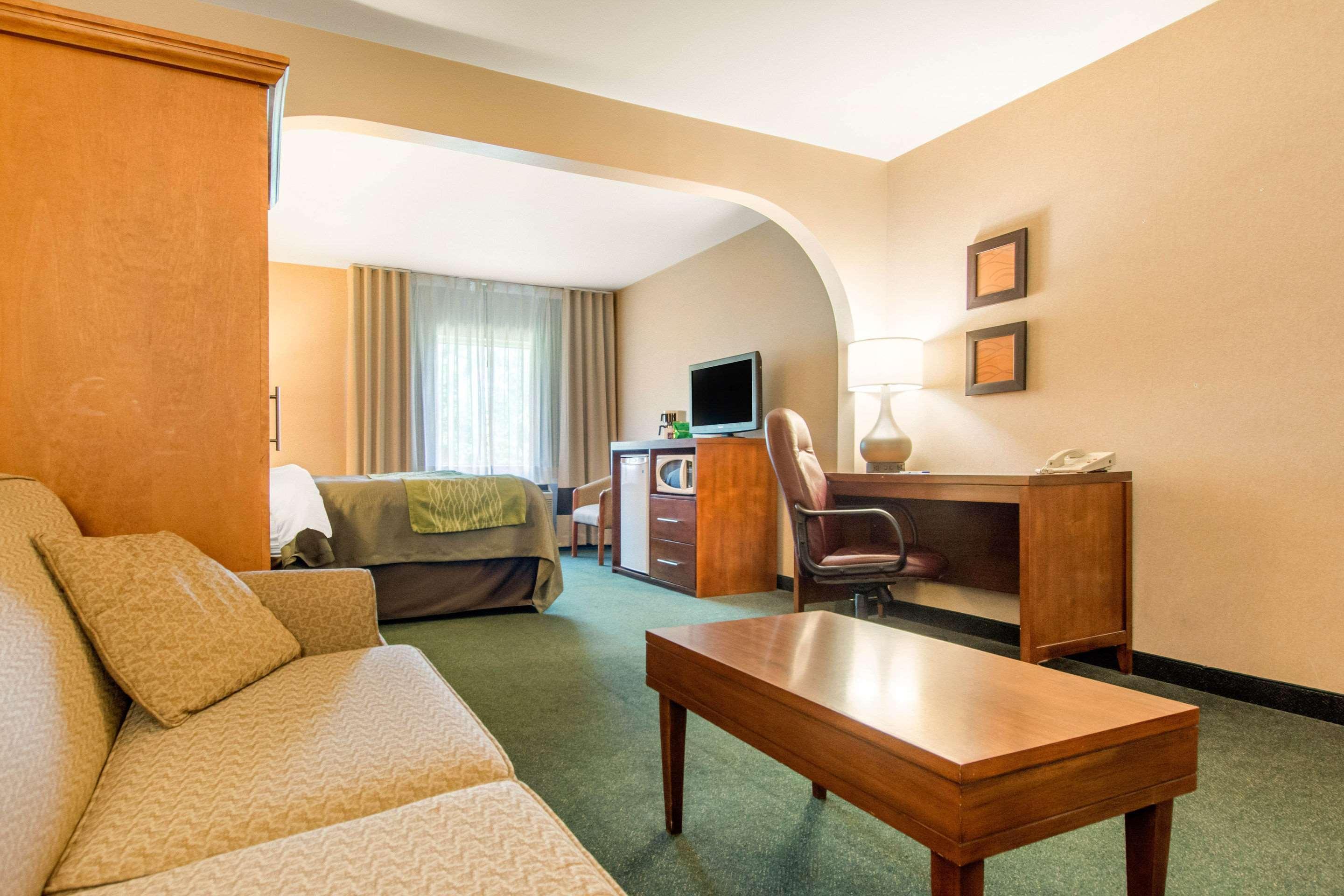 Comfort Inn & Suites Shawinigan Buitenkant foto